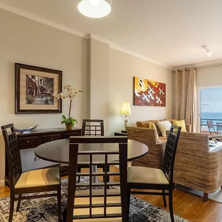 Apartment Studio Fuer 3 Personen Und 1 Kind In Funchal, Madeira Und Umgebung